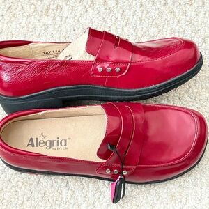 Alegria Taylor Women's Shiny Red Flats EU 41